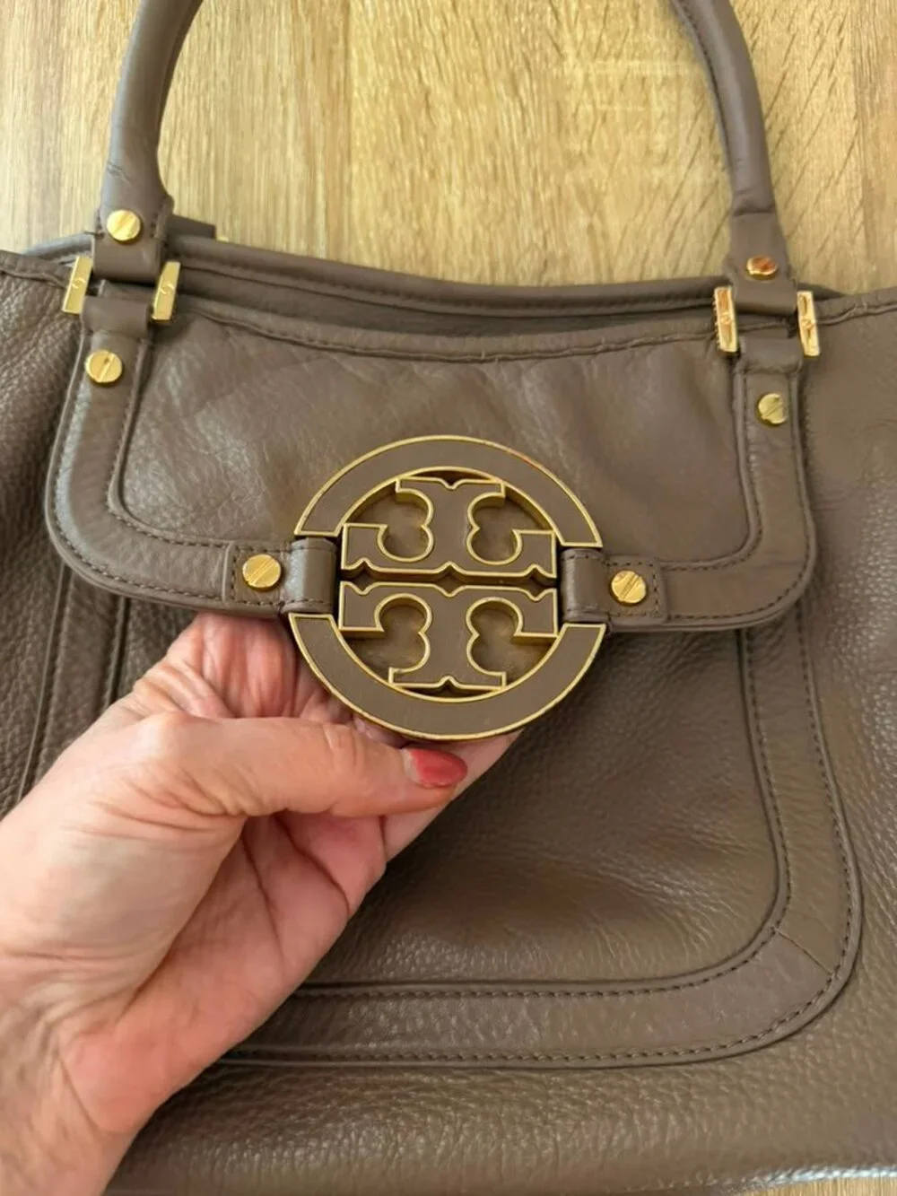 Tory Burch • Amanda Classic Dark Camel Hobo Bag • Purse • Retail $598